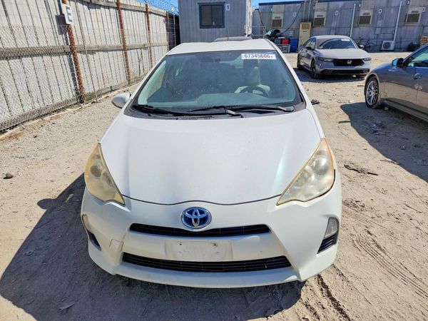 2013 TOYOTA PRIUS C ON