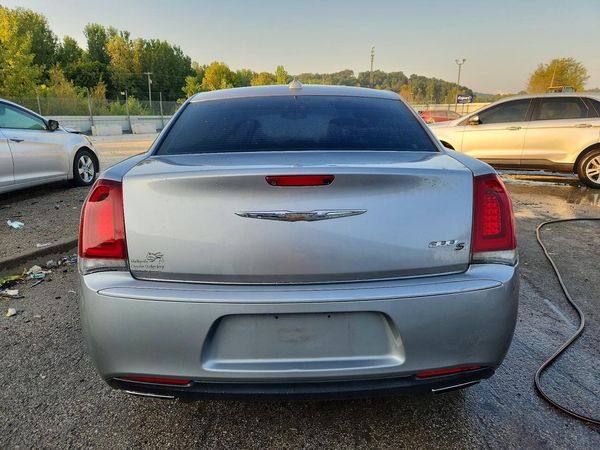 2015 CHRYSLER 300