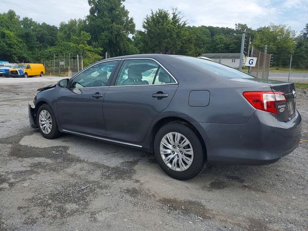 2014 TOYOTA CAMRY
