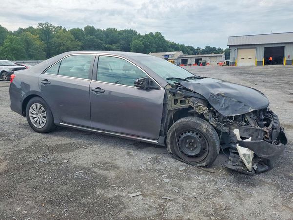 2014 TOYOTA CAMRY
