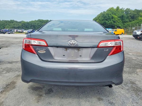 2014 TOYOTA CAMRY