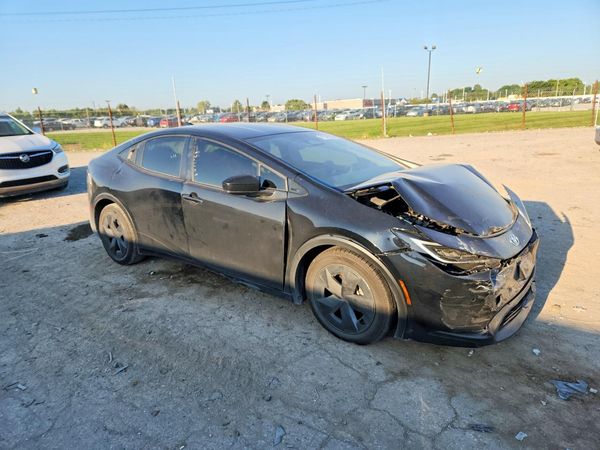 2024 TOYOTA PRIUS