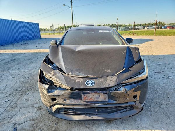 2024 TOYOTA PRIUS