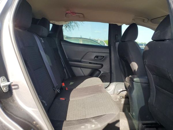 2025 NISSAN KICKS