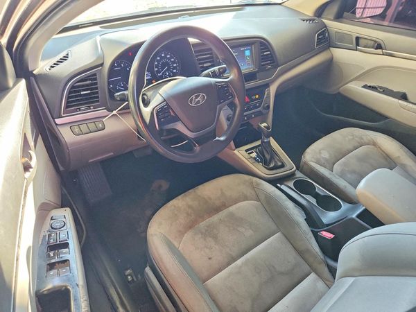 2017 HYUNDAI ELANTRA SE Base