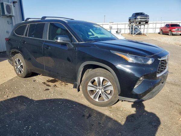 2024 TOYOTA HIGHLANDER