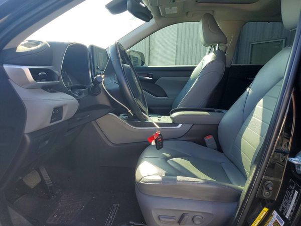 2024 TOYOTA HIGHLANDER