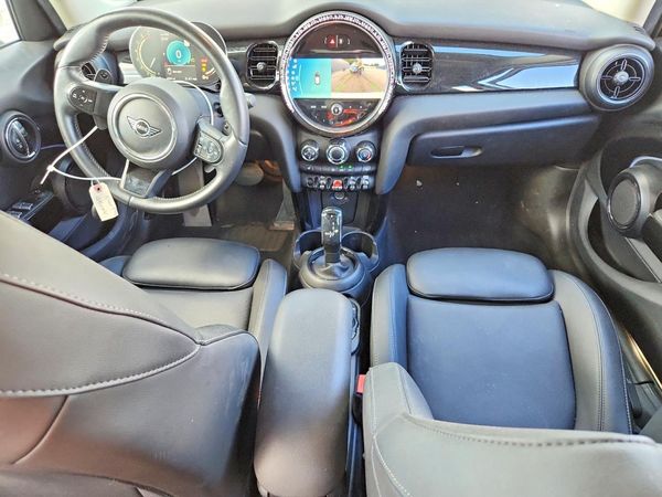 2022 MINI COOPER