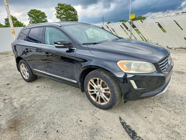 2014 VOLVO XC60 — Passenger 3/4