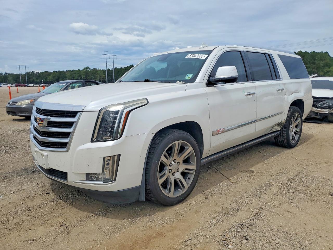 2016 CADILLAC ESCALADE ESV Premium — Front 3/4