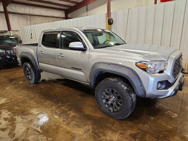 2022 TOYOTA TACOMA SR5