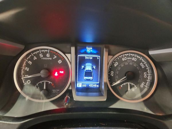 2022 TOYOTA TACOMA SR5