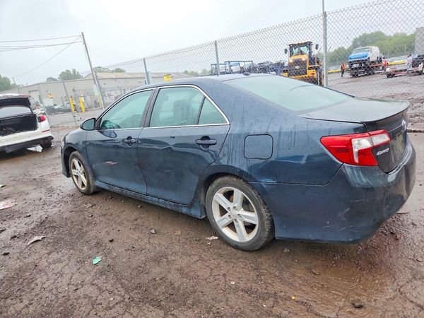 2013 TOYOTA CAMRY