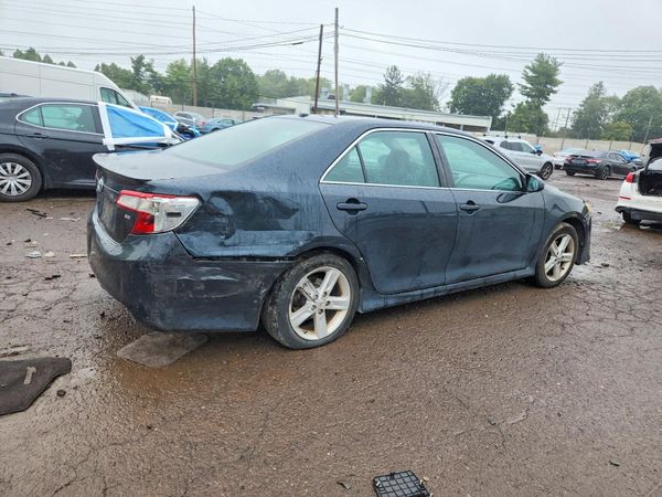 2013 TOYOTA CAMRY