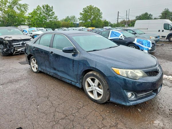 2013 TOYOTA CAMRY