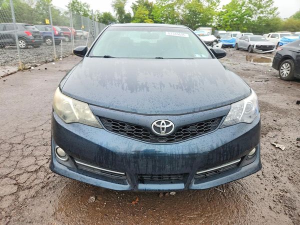 2013 TOYOTA CAMRY