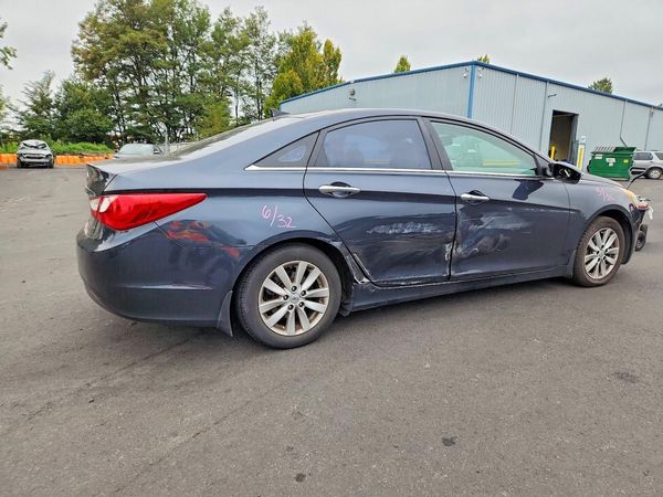 2013 HYUNDAI SONATA