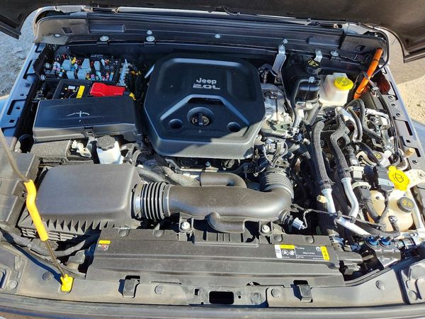 2022 JEEP WRANGLER Unlimited Sahara 4XE — Engine bay