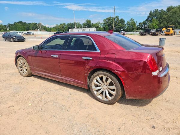 2019 CHRYSLER 300