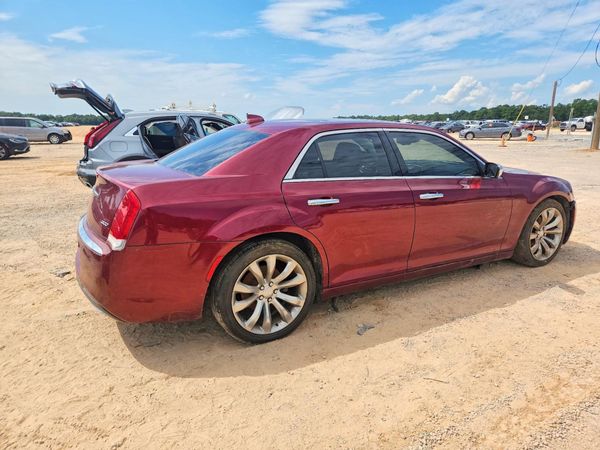 2019 CHRYSLER 300