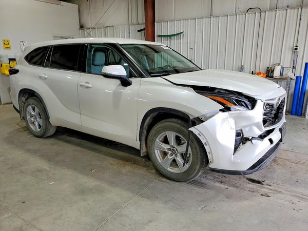 2021 TOYOTA HIGHLANDER LE