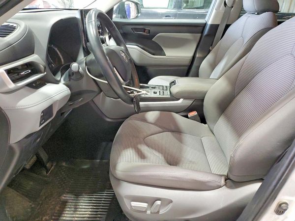 2021 TOYOTA HIGHLANDER LE