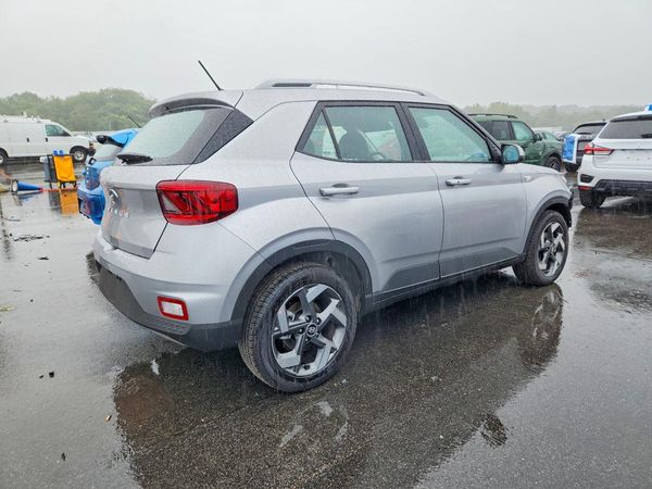 2026 HYUNDAI VENUE SEL, SEL w/ 2-Tone Roof