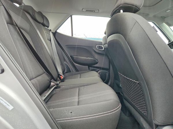 2026 HYUNDAI VENUE SEL, SEL w/ 2-Tone Roof
