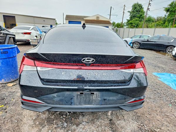 2022 HYUNDAI ELANTRA