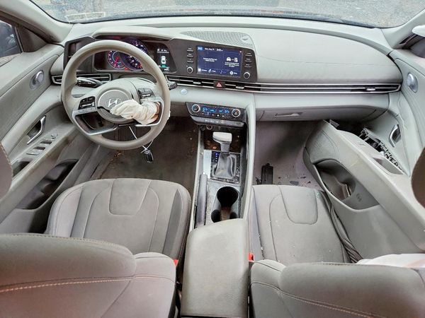 2022 HYUNDAI ELANTRA