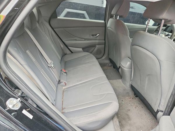 2022 HYUNDAI ELANTRA