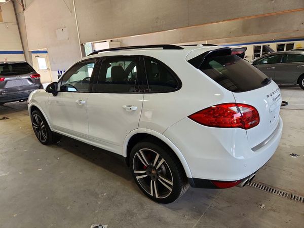 2014 PORSCHE CAYENNE Turbo