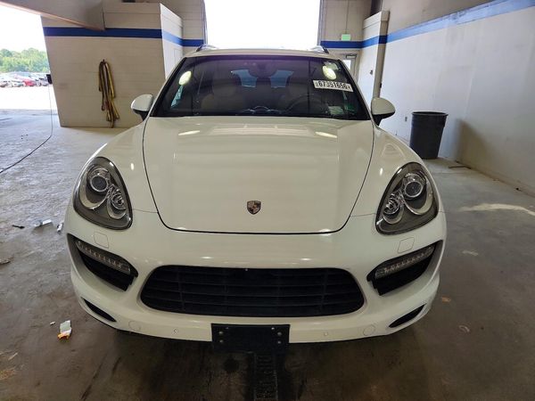 2014 PORSCHE CAYENNE Turbo