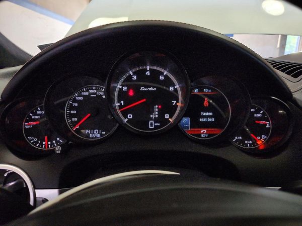 2014 PORSCHE CAYENNE Turbo