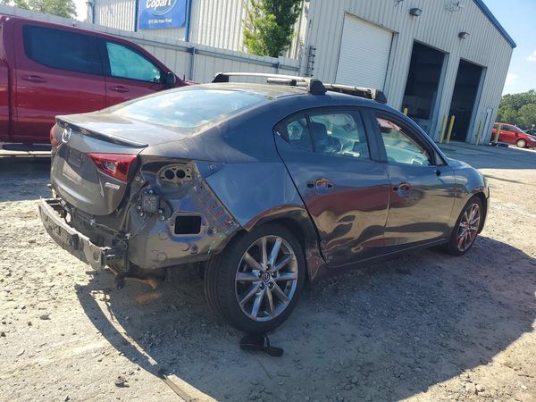 2018 MAZDA 3 Touring