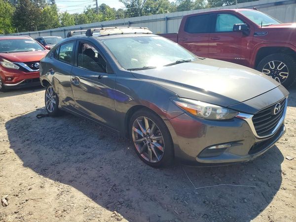 2018 MAZDA 3 Touring