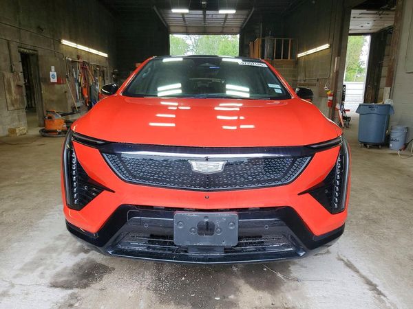 2025 CADILLAC OPTIQ