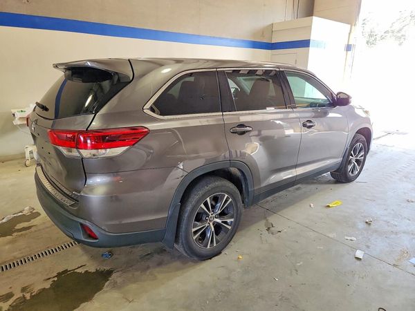 2019 TOYOTA HIGHLANDER LE/LE Plus