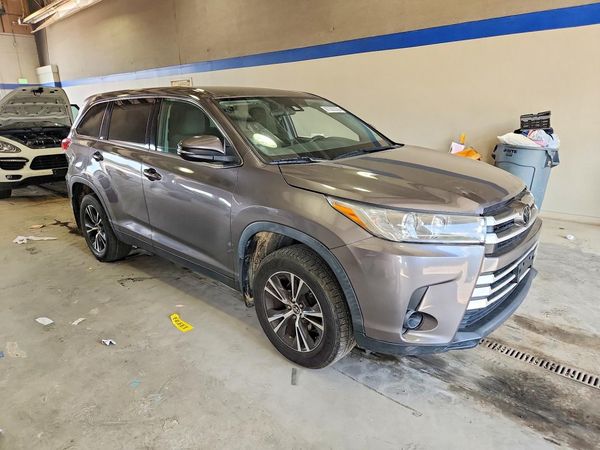 2019 TOYOTA HIGHLANDER LE/LE Plus