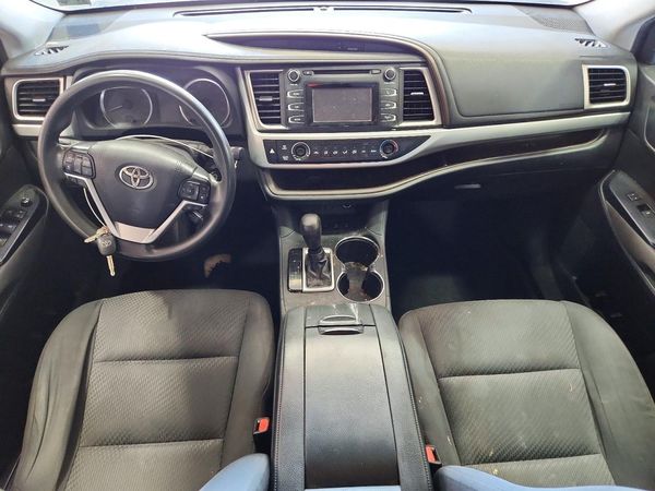 2019 TOYOTA HIGHLANDER LE/LE Plus