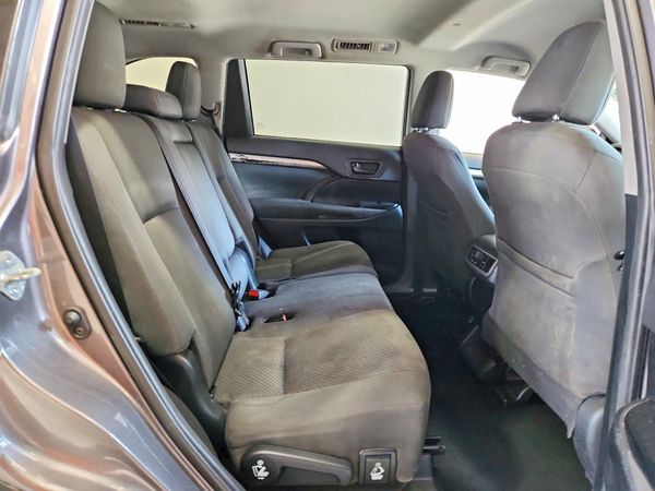 2019 TOYOTA HIGHLANDER LE/LE Plus