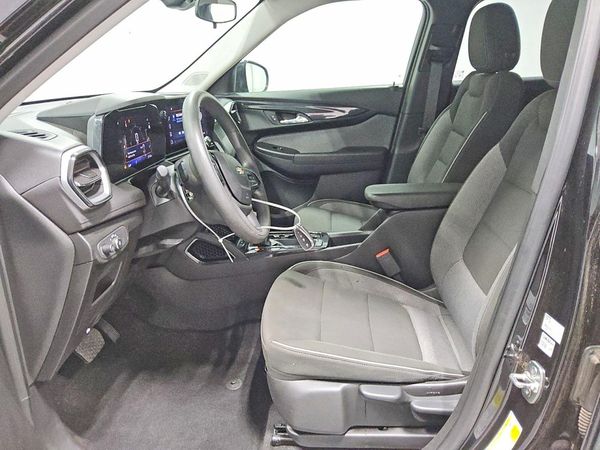 2024 CHEVROLET TRAILBLAZER LT — DENT