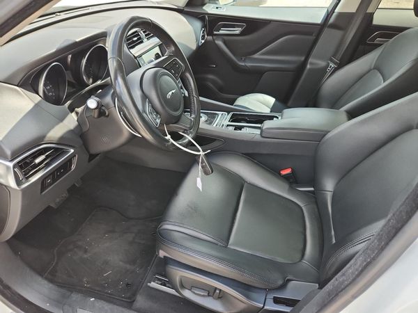 2018 JAGUAR F-PACE