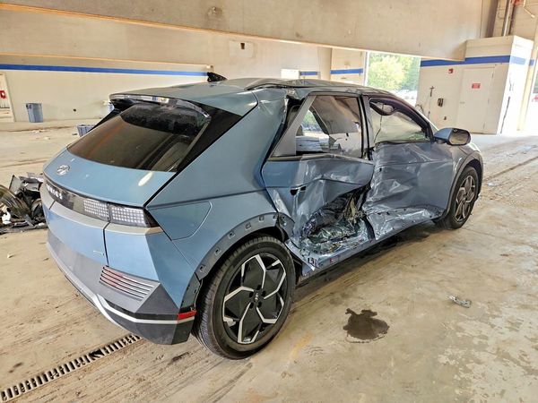 2024 HYUNDAI IONIQ SEL