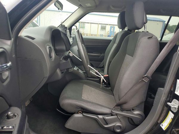 2014 JEEP PATRIOT Latitude — DENT