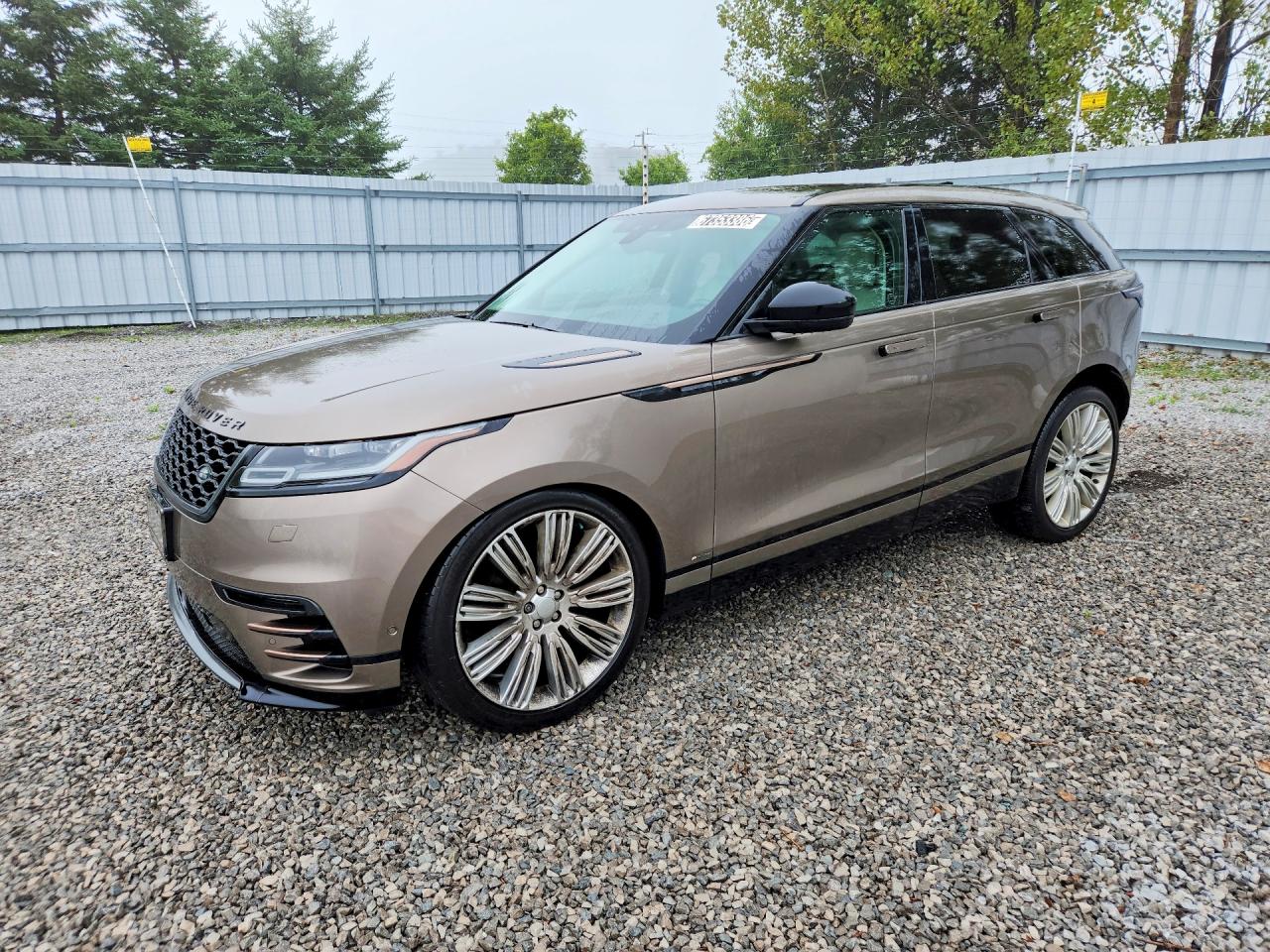 2019 LAND ROVER RANGE ROVER VELAR R-Dynamic HSE — Front 3/4