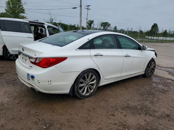 2012 HYUNDAI SONATA Middle level
