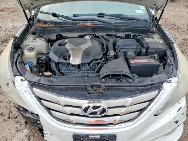 2012 HYUNDAI SONATA Middle level