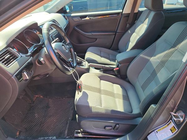 2017 VOLKSWAGEN JETTA SE