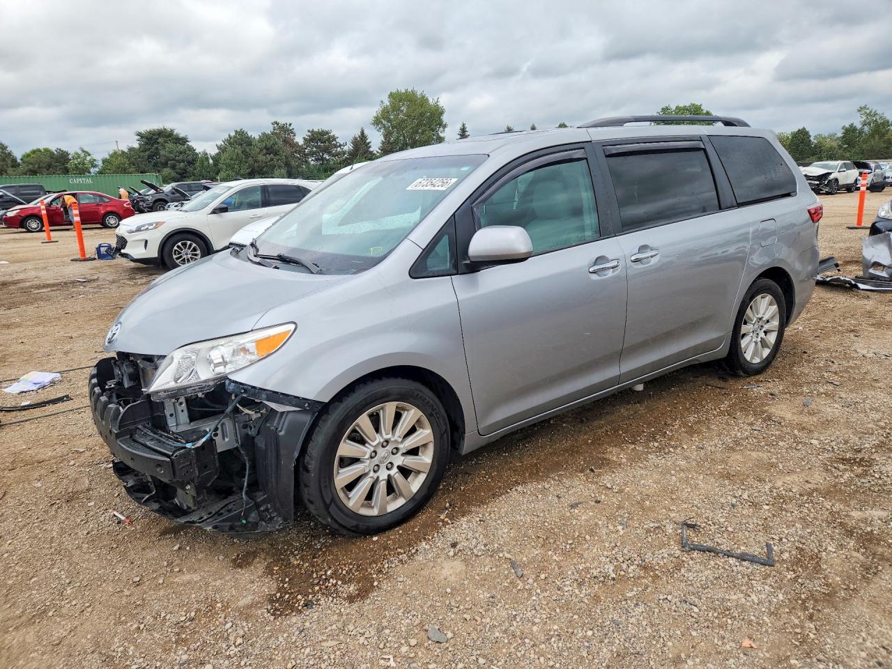2015 TOYOTA SIENNA